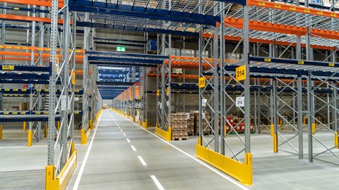 De verborgen kosten van verouderde en inefficiënte magazijnen