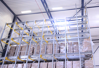 Zijaanzicht pallet shuttle stellingen Zijaanzicht pallet shuttle stellingen