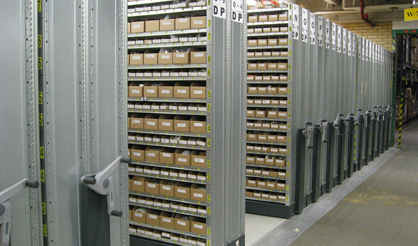 semi-automation mobile shelving Verrijdbare legbordstellingen voor een semi automatisch magazijn